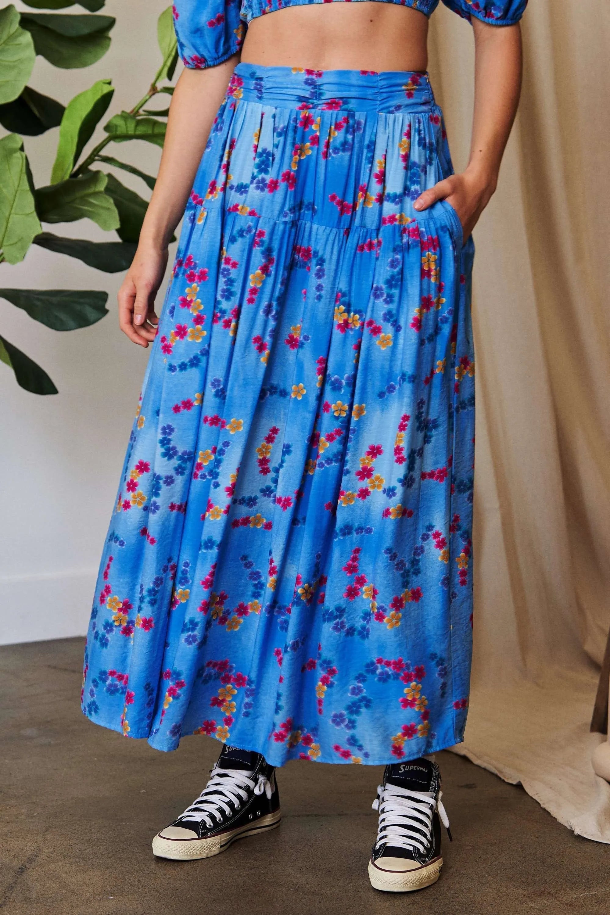 Davi & Dani Printed Smocking Waistband Ruffled Maxi Skirt - OCEAN BLUE / S