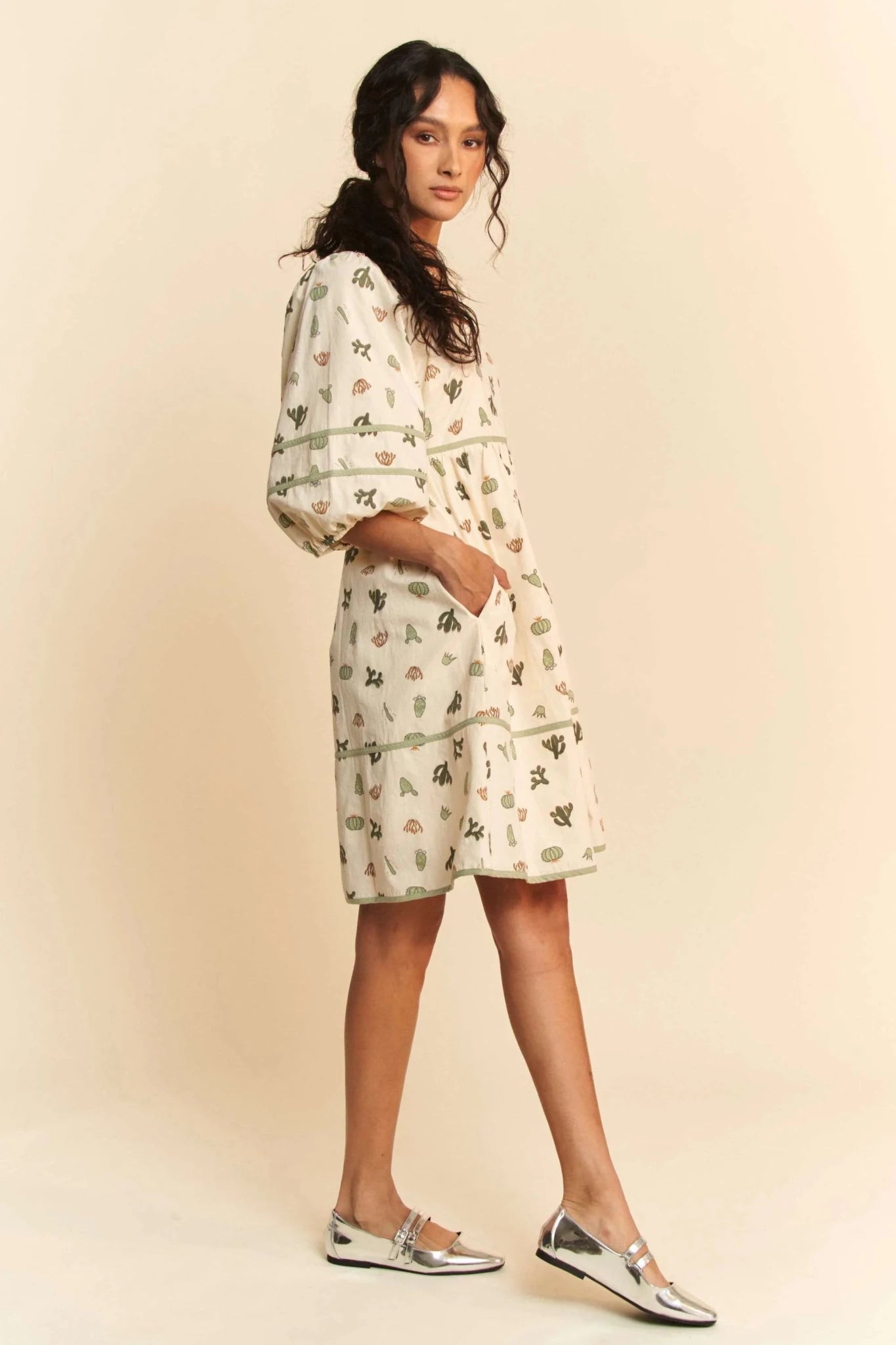 Davi & Dani Cactus Printed Poplin Contrast Piping Mini Dress - CREAM/GREEN / S