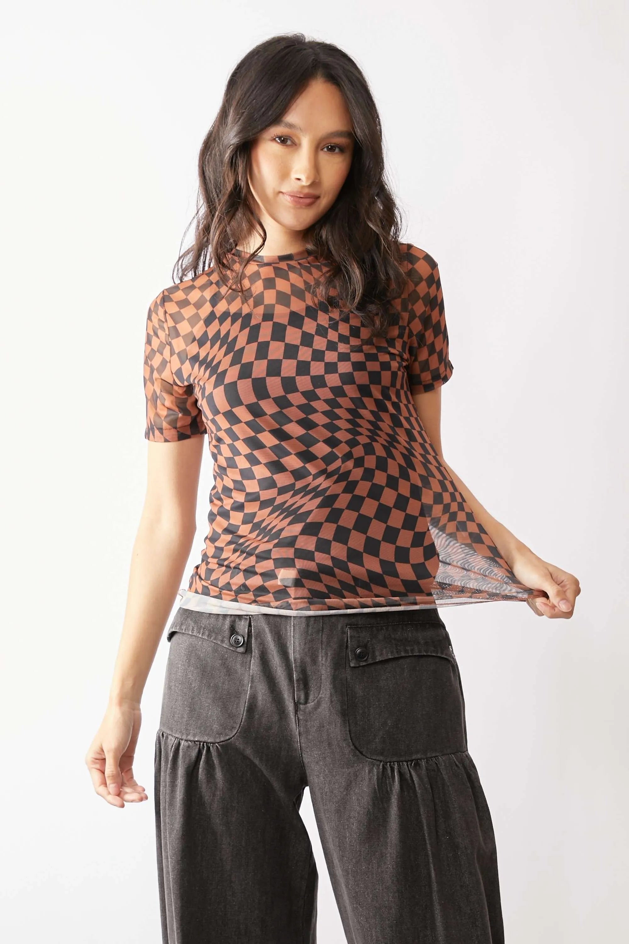 Davi & Dani Checker Board Printed Mesh Short Sleeve Top - BROWN / S