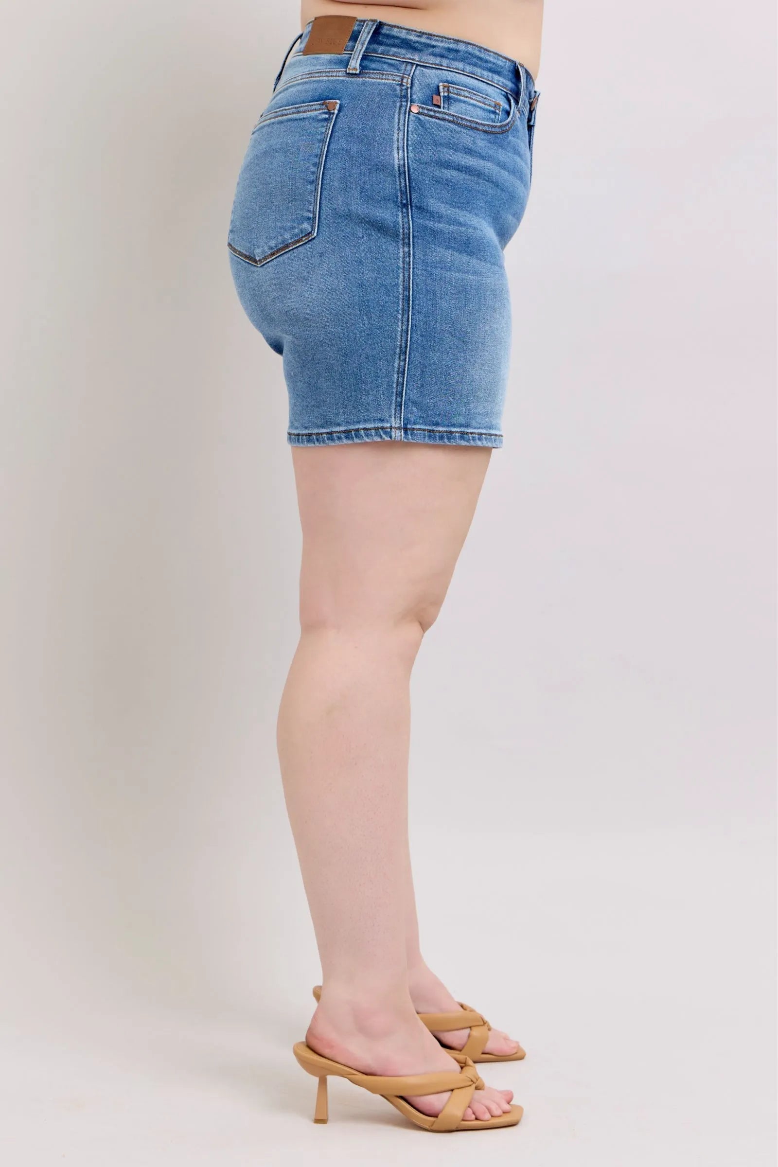 Judy Blue Full Size 2 Button Denim Shorts with Pockets Plus Size - Medium / S