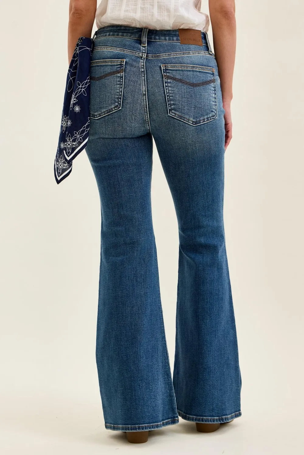Judy Blue Mid Rise Jaqueline Flare with Triple Needle Back Pkts and Bandana Loop - MD / 0(24)