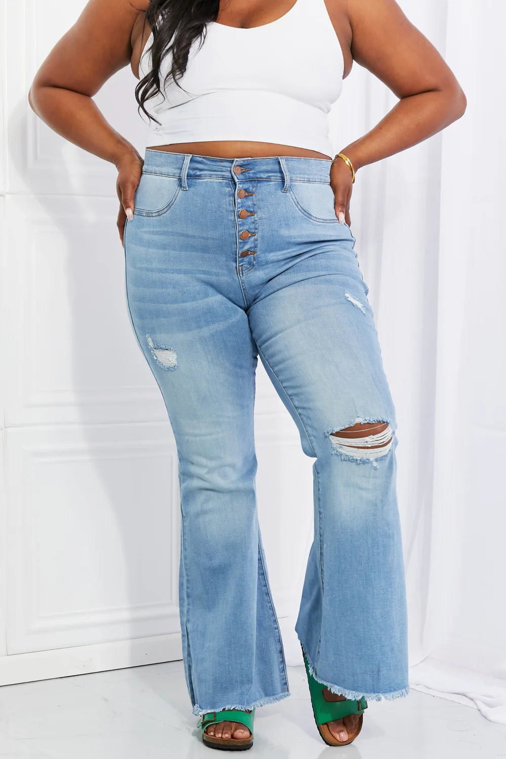 Vibrant MIU Full Size Jess Button Flare Jeans - Light / 1(25)