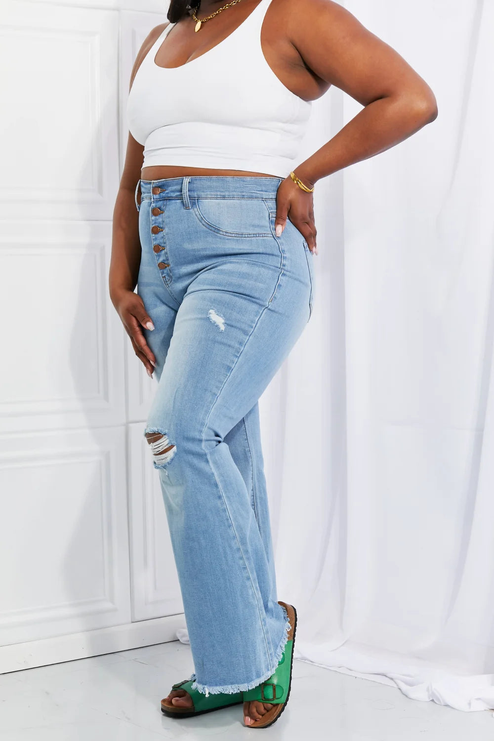 Vibrant MIU Full Size Jess Button Flare Jeans - Light / 1(25)