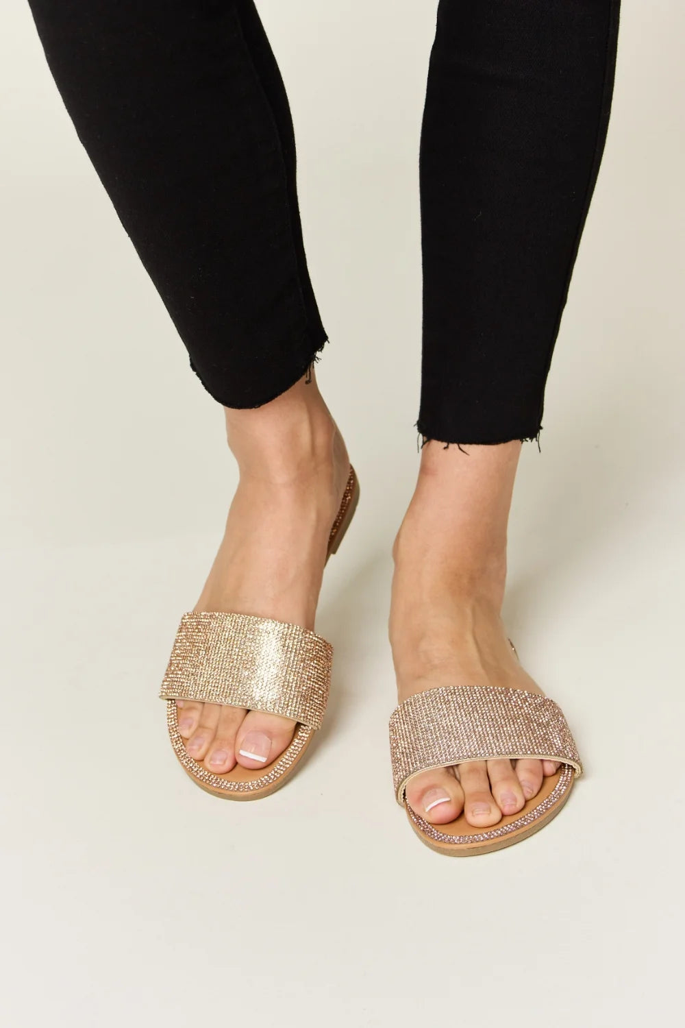 WILD DIVA Rhinestone Open Toe Flat Sandals - ROSE GOLD / 6