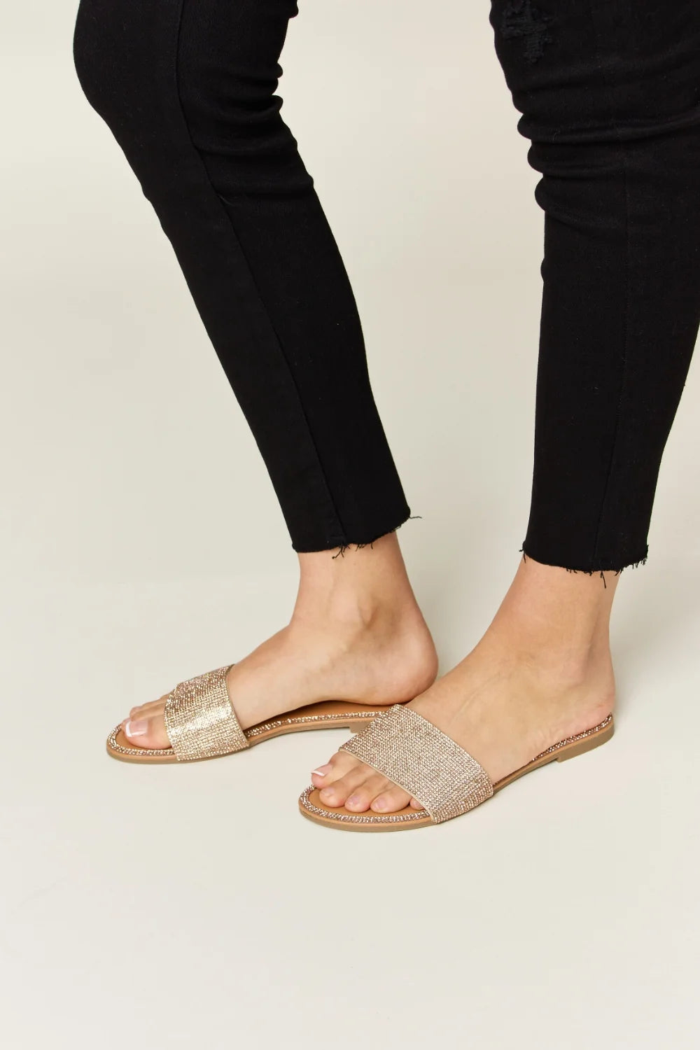 WILD DIVA Rhinestone Open Toe Flat Sandals - ROSE GOLD / 6