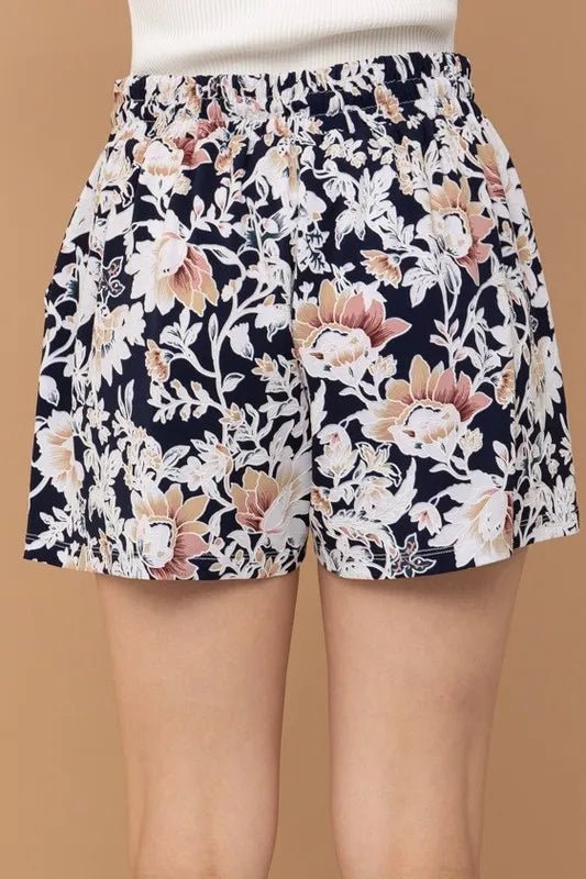 And The Why Wrinkle-free Stretchy Cooling Fabric Shorts - FLORAL / S